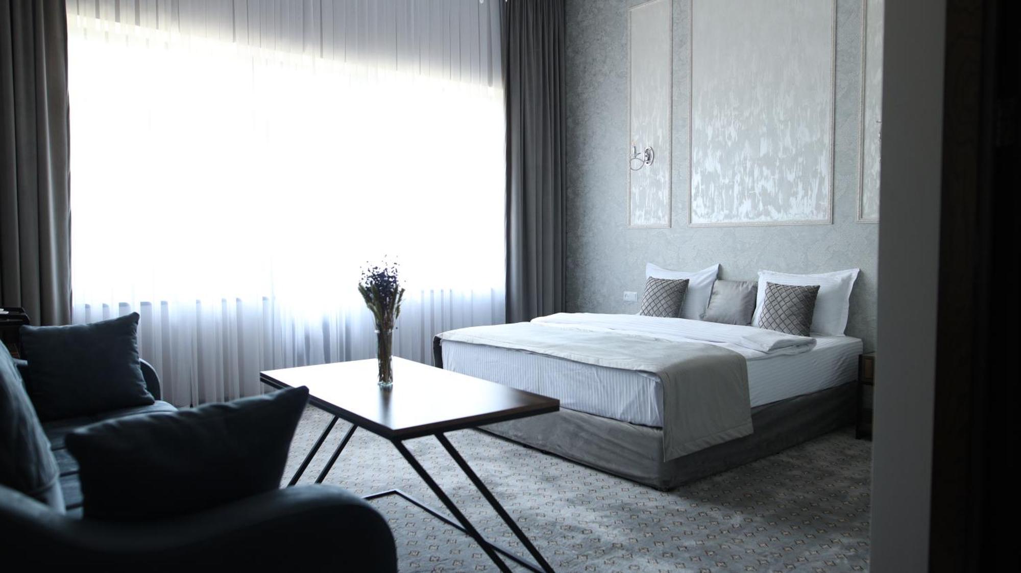 Bmg Hotel By Grigoryans Group Goris Exterior photo